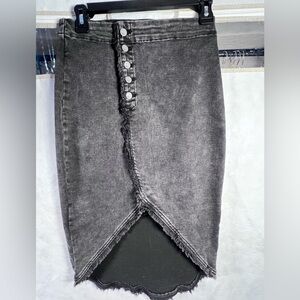 Wash Lab Black Denim Skirt w/Buttons and Rough Hem size 25 very stretchy
